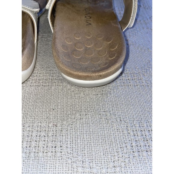 Vionic Thong Sandals Women’s Size 8.5 Medium Beige Leather Side Straps Beach - Picture 12 of 12